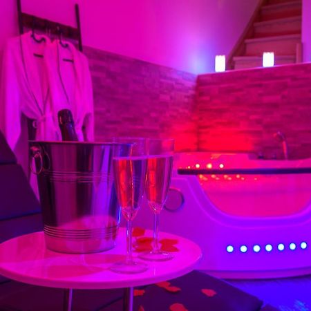 Love Room - Suite Romantique Avec Spa Privatif Le Puy-en-Velay Exterior photo