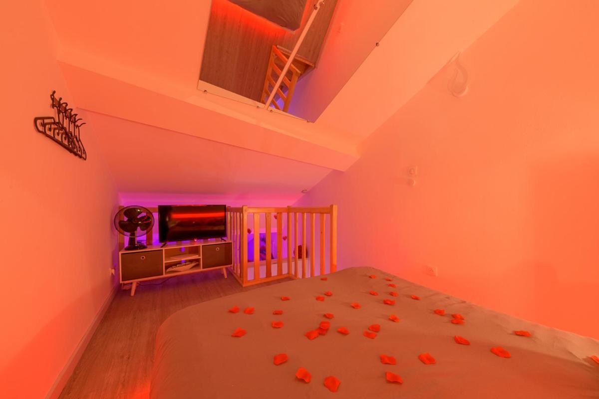 Love Room - Suite Romantique Avec Spa Privatif Le Puy-en-Velay Exterior photo