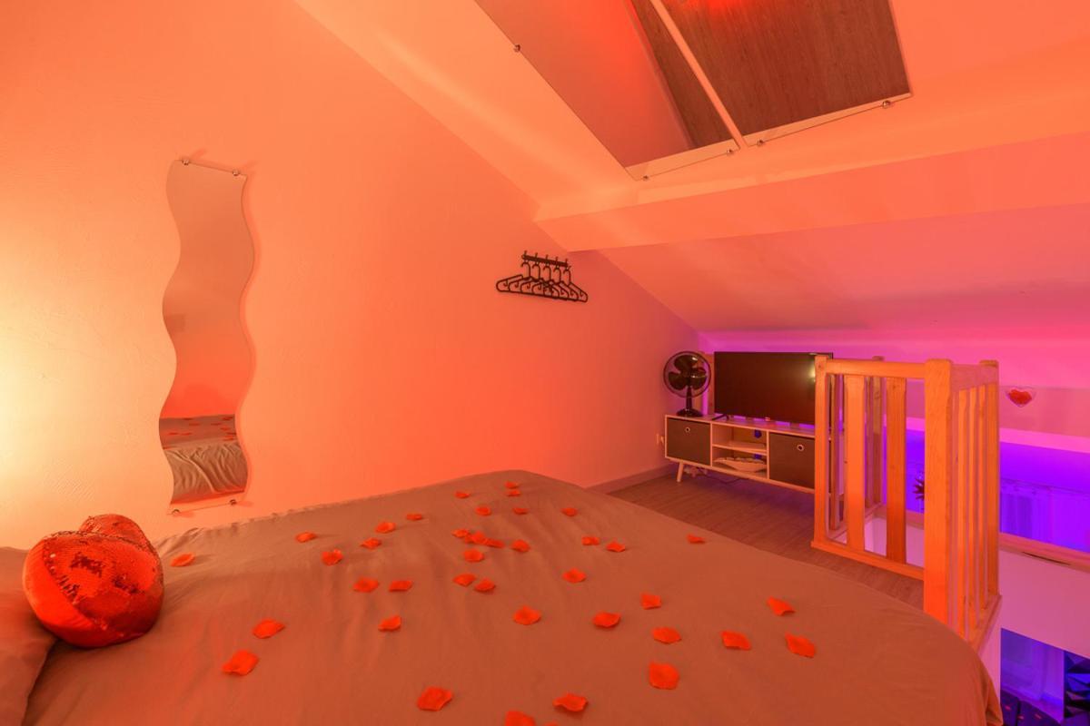 Love Room - Suite Romantique Avec Spa Privatif Le Puy-en-Velay Exterior photo