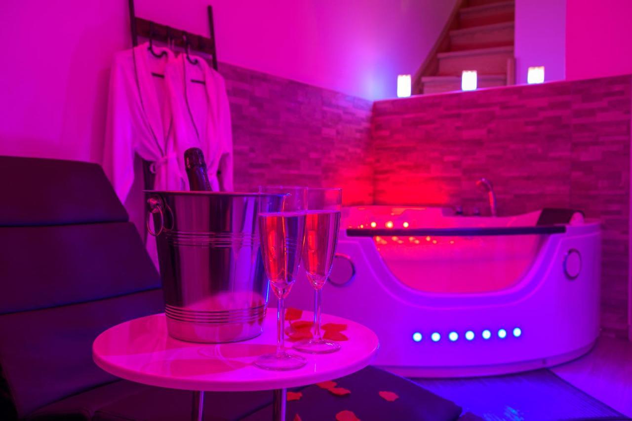 Love Room - Suite Romantique Avec Spa Privatif Le Puy-en-Velay Exterior photo